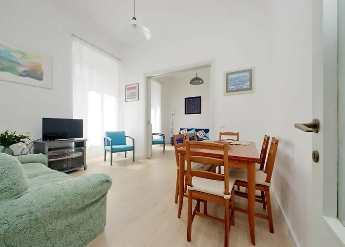 Fm Apartment Rom